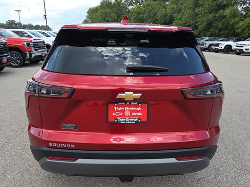 New 2027 Chevrolet Equinox LT w/ Convenience Package II FWD image 7