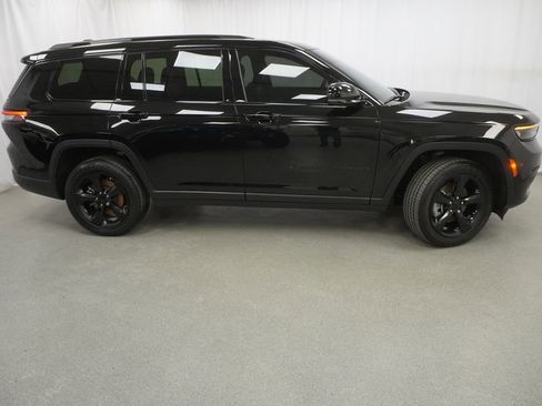Used 2023 Jeep Grand Cherokee L Altitude image 9