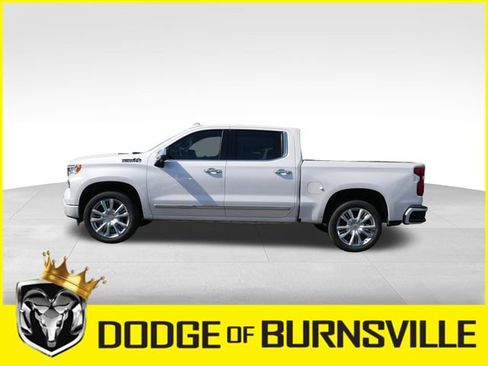 Used 2024 Chevrolet Silverado 1500 High Country w/ High Country Premium Package AWD/4WD image 4