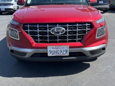 Used 2025 Hyundai Venue SEL image 8