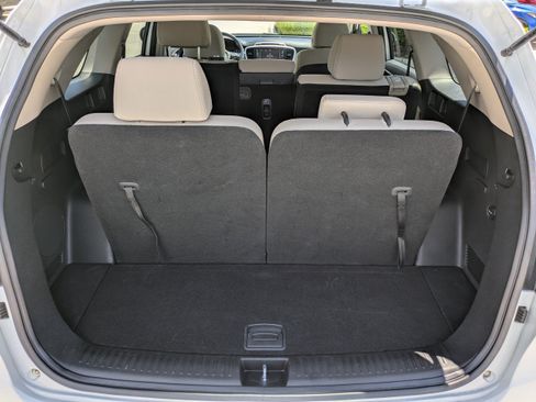 Used 2018 Kia Sorento FWD image 11