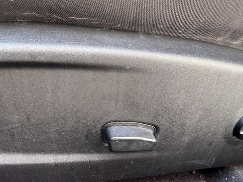 Used 2016 Dodge Challenger SXT w/ Blacktop Package image 9