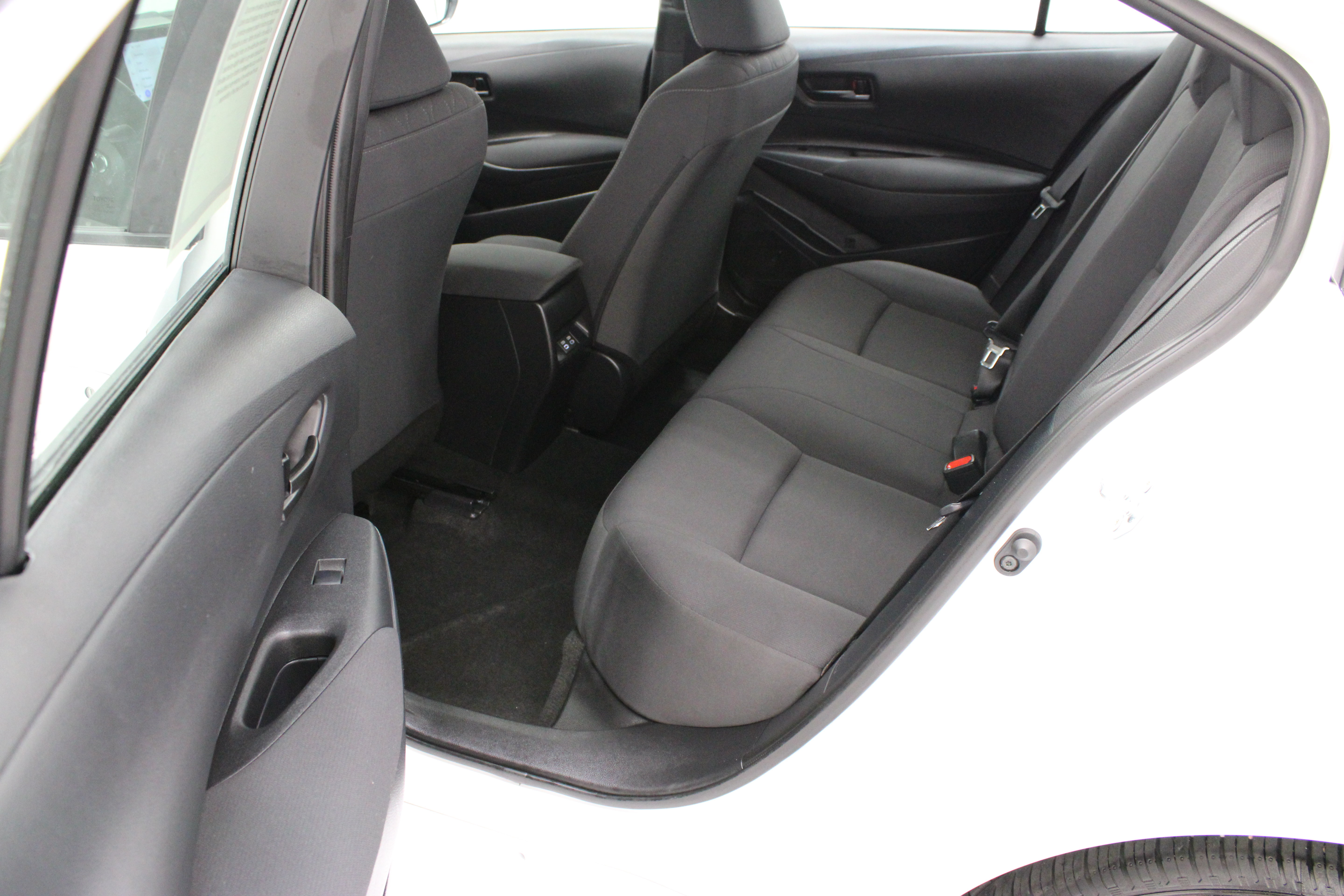 Certified 2025 Toyota Corolla LE FWD image 25