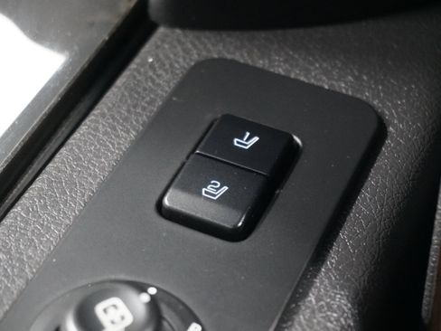 Used 2016 Ford F250 Platinum w/ FX4 Off-Road Package image 17