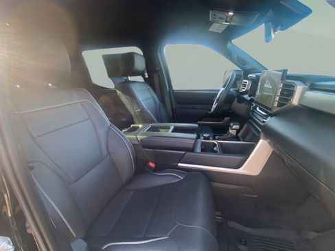 Used 2026 Toyota Tundra Limited AWD/4WD image 31