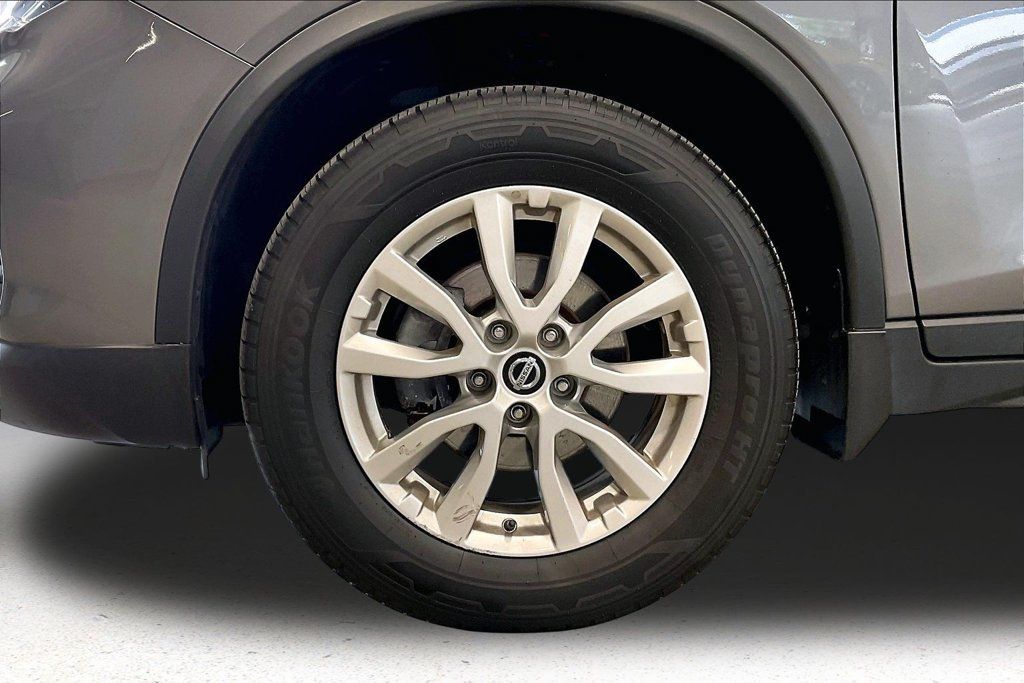 Used 2019 Nissan Rogue SV AWD/4WD image 34