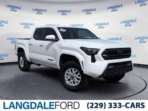 Used 2024 Toyota Tacoma SR5 AWD/4WD image 1