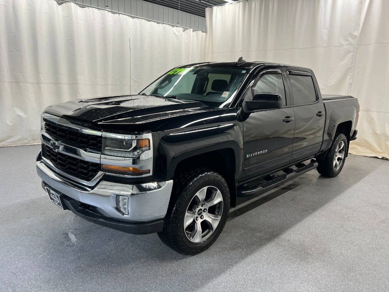 Used 2017 Chevrolet Silverado 1500 LT w/ All Star Edition AWD/4WD image 1