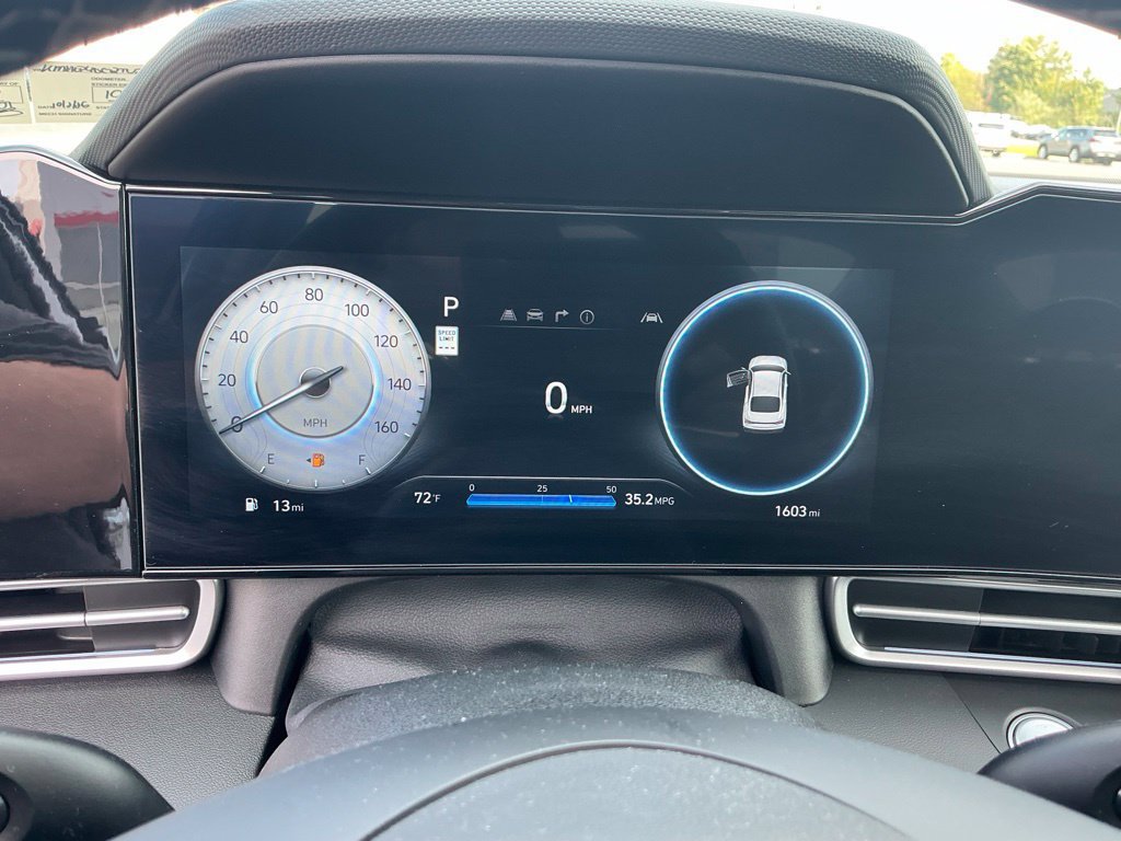Certified 2026 Hyundai Elantra Limited FWD image 21