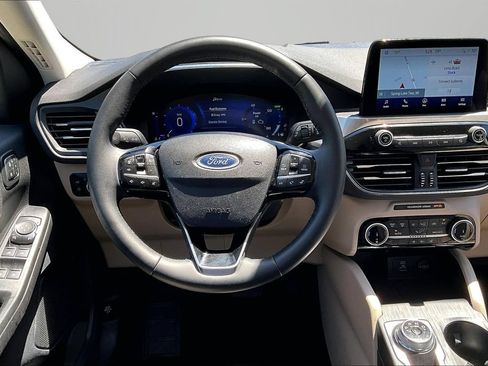 Used 2022 Ford Escape Titanium AWD/4WD image 8
