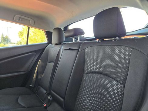 Used 2019 Toyota Prius LE AWD/4WD image 17