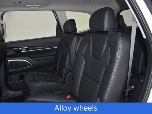 New 2025 Kia Telluride S image 29
