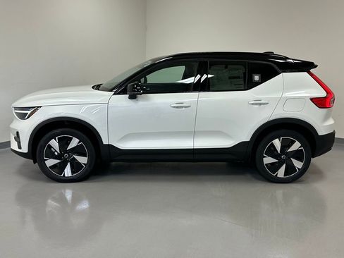 Certified 2024 Volvo XC40 Recharge Core w/ Protection Package Premier image 9