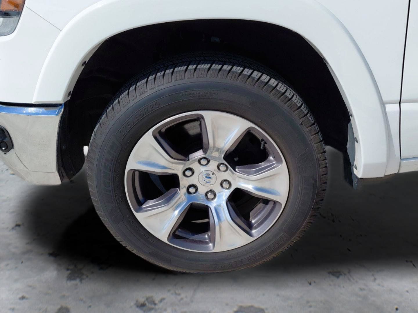 Used 2020 RAM 1500 Laramie AWD/4WD image 9