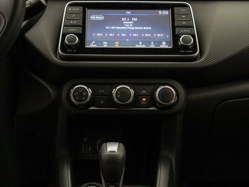 New 2025 Nissan Kicks Play S image 23