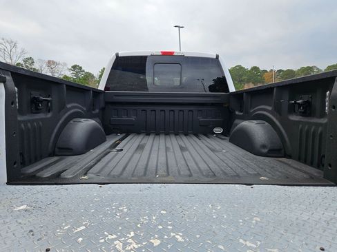 Used 2019 Ford F150 Lariat image 29