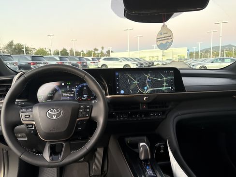 Used 2026 Toyota Crown XLE image 15