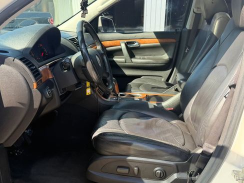 Used 2010 Saturn Outlook XR FWD image 8