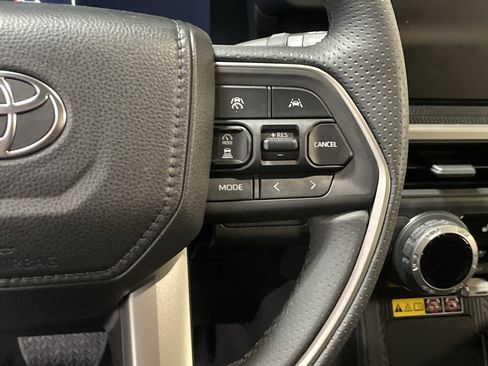 Used 2025 Toyota 4Runner Limited image 20