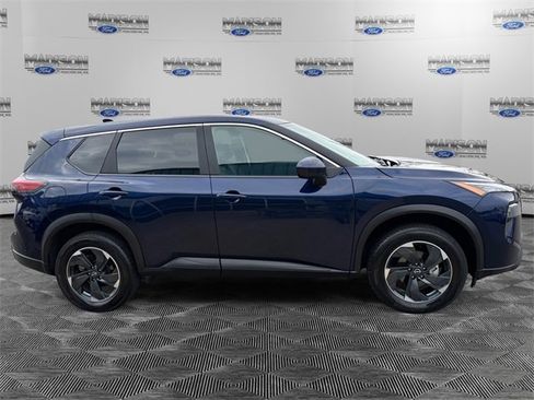 Used 2024 Nissan Rogue SV image 6