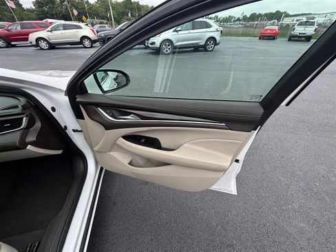 Used 2018 Buick LaCrosse Essence FWD image 28