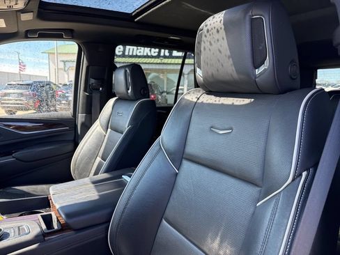 Used 2023 Cadillac Escalade Premium Luxury AWD/4WD image 29