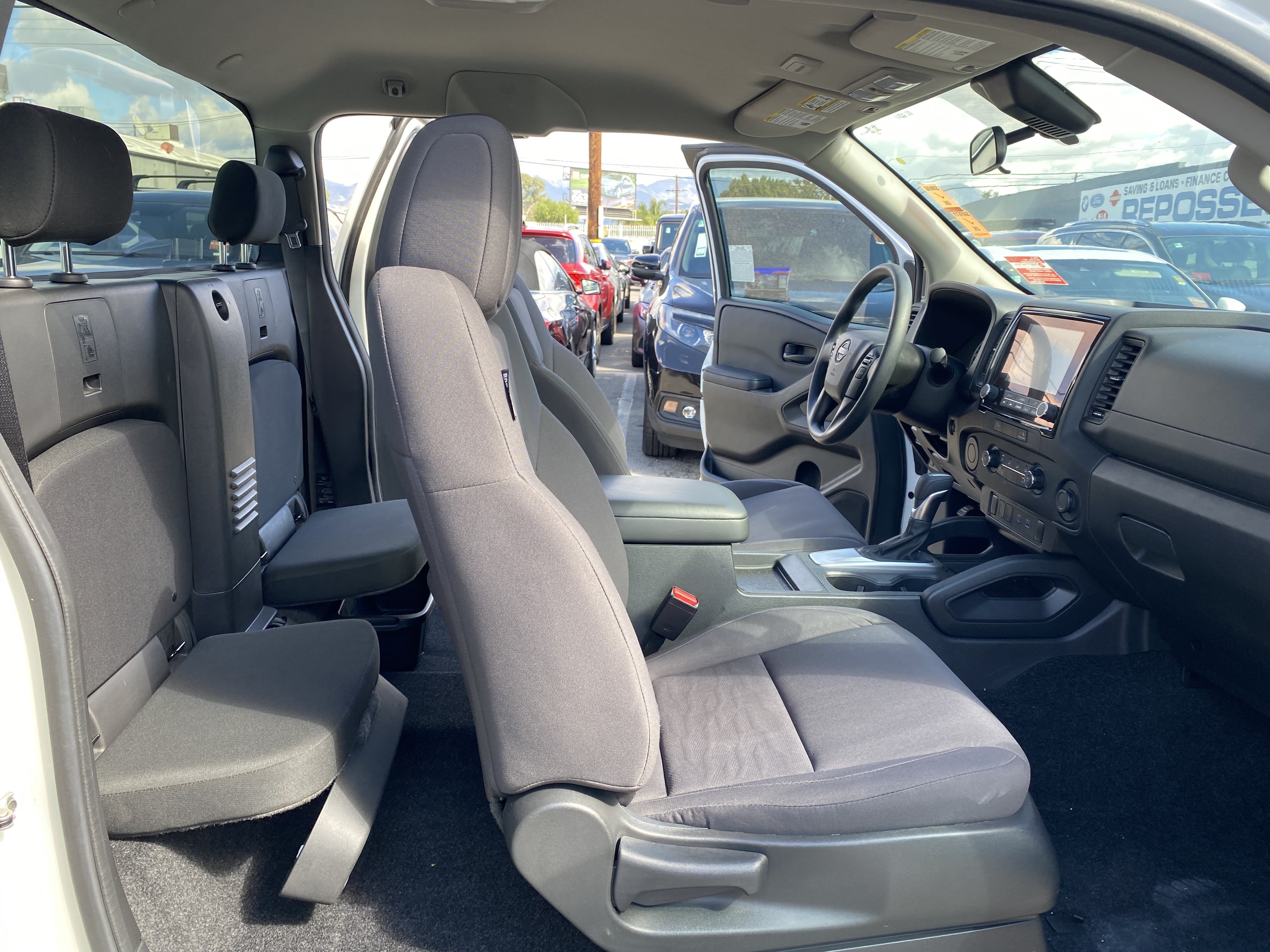 Used 2024 Nissan Frontier S RWD image 19