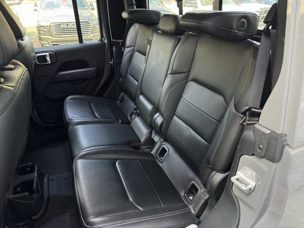 Used 2021 Jeep Gladiator Overland w/ Popular Equipment Package AWD/4WD image 26