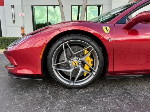 Used 2023 Ferrari F8 Tributo image 12