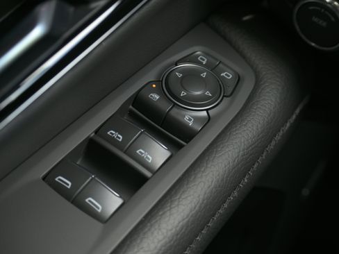 Used 2025 GMC Yukon Denali w/ Sun & Power Step Package RWD image 29