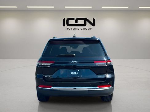 Used 2023 Jeep Grand Cherokee Laredo AWD/4WD image 4