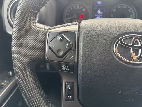Used 2020 Toyota Tacoma TRD Off-Road image 22