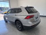 Used 2022 Volkswagen Tiguan SE image 2