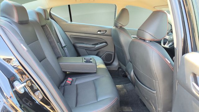 Used 2023 Nissan Altima 2.5 SR FWD image 15