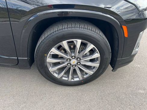 Used 2023 Chevrolet Traverse Premier AWD/4WD image 12