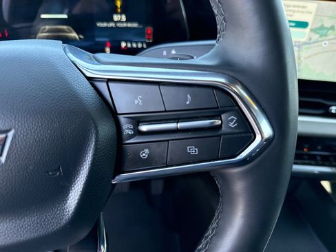 Used 2025 Chevrolet Equinox LT w/ Convenience Package II image 24