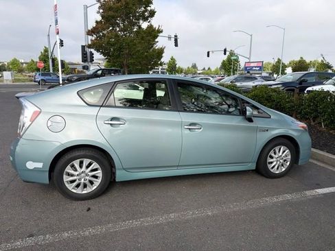 Used 2015 Toyota Prius Prime Plug-In Hybrid FWD image 5