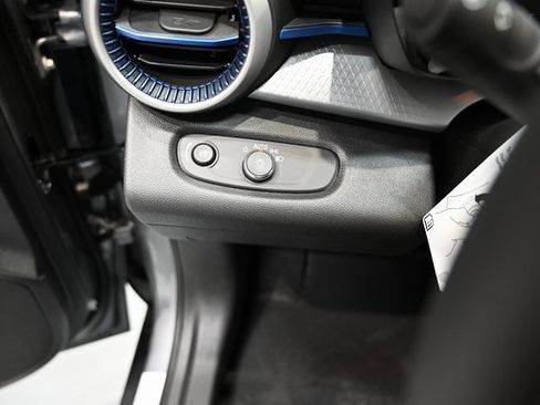 New 2026 Chevrolet Trax LS image 25