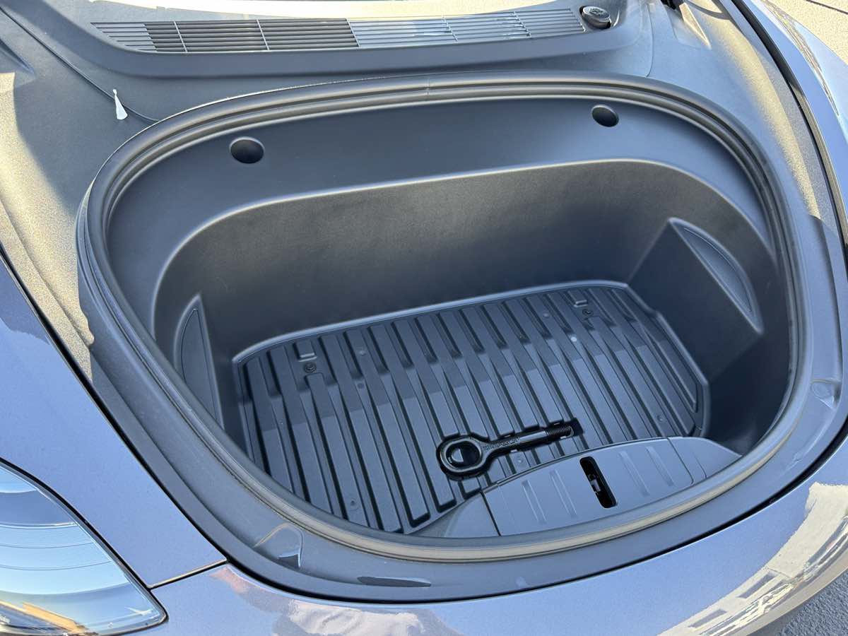 Used 2023 Tesla Model 3 Standard Range RWD image 9