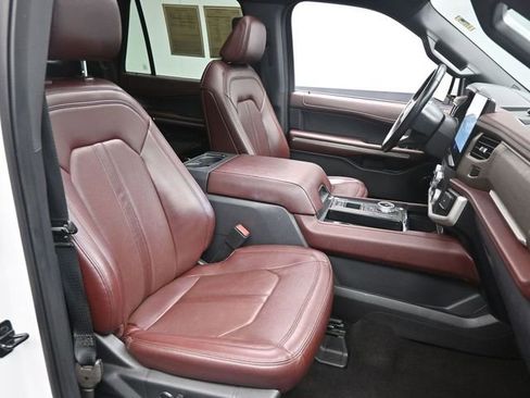 Used 2023 Ford Expedition Limited RWD image 28