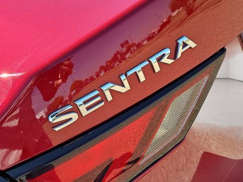 Used 2025 Nissan Sentra SV w/ SV Premium Package FWD image 11