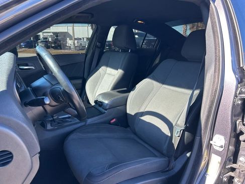 Used 2019 Dodge Charger SXT w/ Blacktop Package image 21