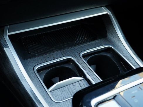 Used 2023 BMW 740i w/ Parking Assistance Package image 16