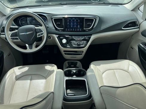 Used 2020 Chrysler Pacifica Limited w/ Advanced Safetytec Group FWD image 14