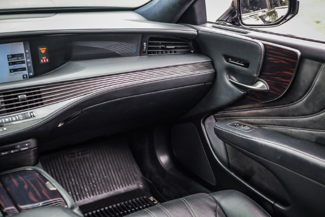 Used 2018 Lexus LS 500 AWD w/ Luxury Package image 29