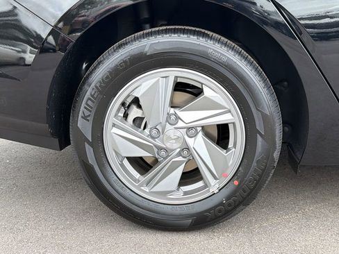 New 2026 Hyundai Elantra SE image 18