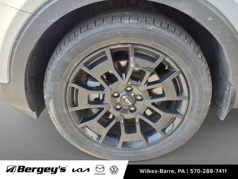 Used 2022 Kia Telluride SX w/ SX Prestige Package AWD/4WD image 11
