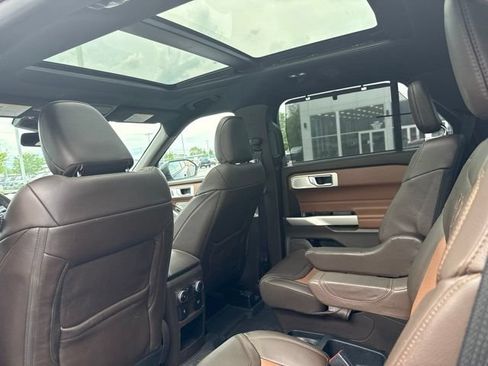Used 2021 Ford Explorer King Ranch w/ Premium Technology Package AWD/4WD image 33