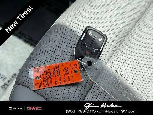 Used 2023 GMC Acadia SLT FWD image 38