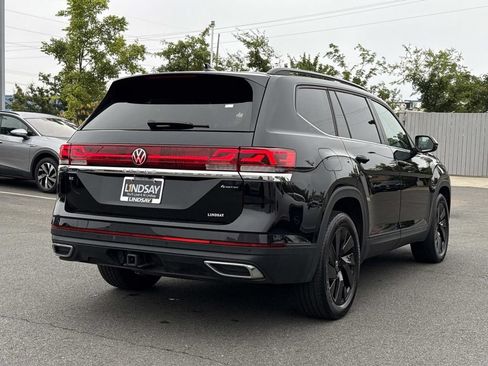 Used 2024 Volkswagen Atlas SE AWD/4WD image 3